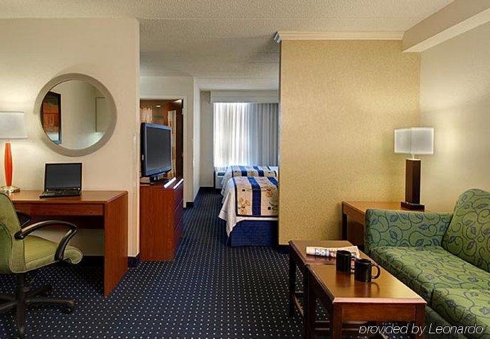 Springhill Suites By Marriott Chicago Elmhurst Oakbrook Area Room photo